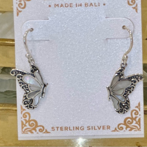 New mother-of-pearl & sterling silver 925 butterfly drop earrings made in Bali - Picture 2 of 3